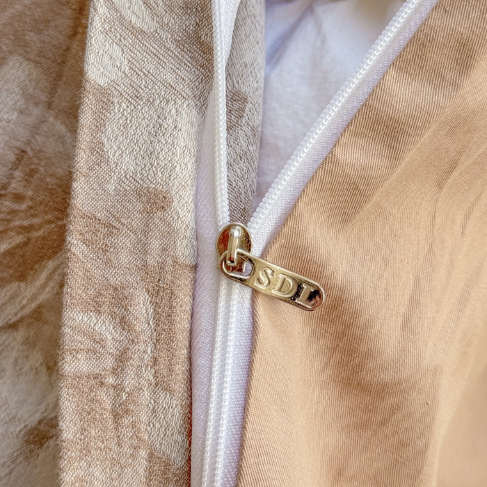 91家纺网 家纺一手货源 找家纺 苏东来家纺 2026新款A类60支全棉长绒棉纯棉色织提花四件套水洗纯棉厚织提花肌理被套四件套 春序咖