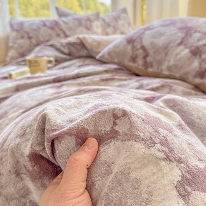 91家纺网 家纺一手货源 找家纺 苏东来家纺 2026新款A类60支全棉长绒棉纯棉色织提花四件套水洗纯棉厚织提花肌理被套四件套 云裳紫