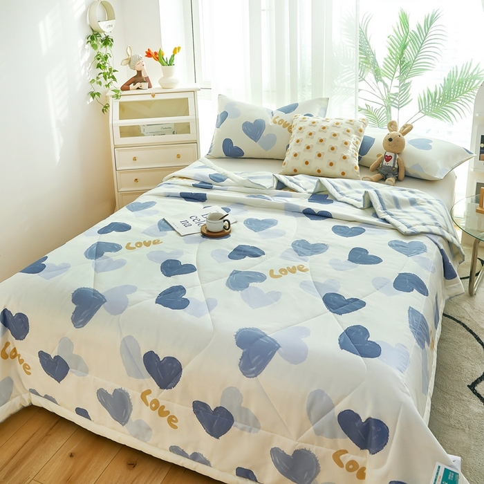 91家纺网 家纺一手货源 找家纺 黛妮雅 2026新款双面全棉羽丝夏被怦然心动