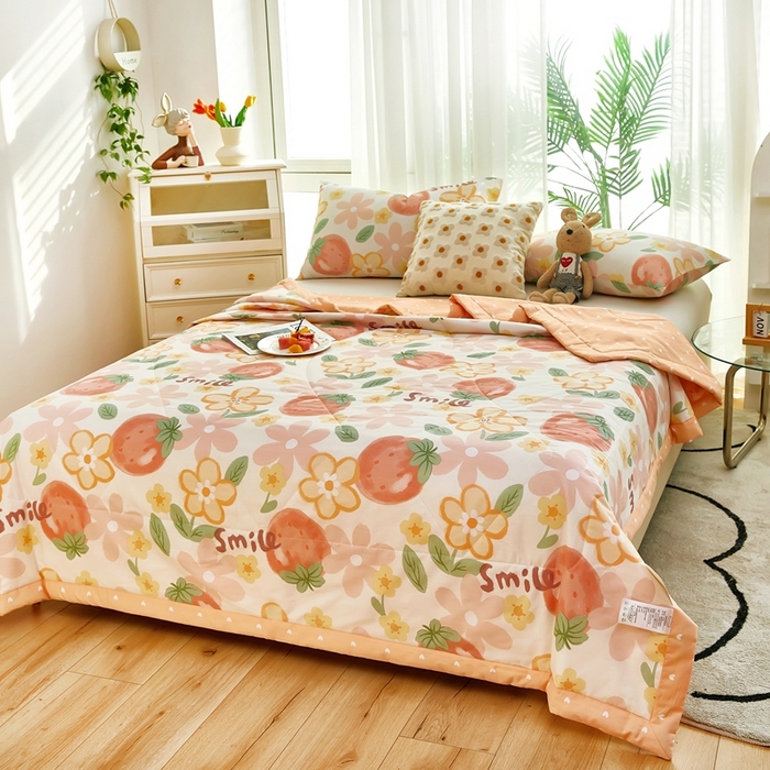 91家纺网 家纺一手货源 找家纺 黛妮雅 2026新款双面全棉羽丝夏被 笑脸草莓