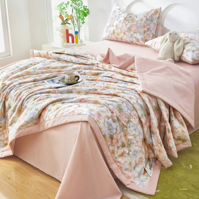 91家纺网 家纺一手货源 找家纺 黛妮雅 2026新款双面全棉羽丝夏被 釉色浮光