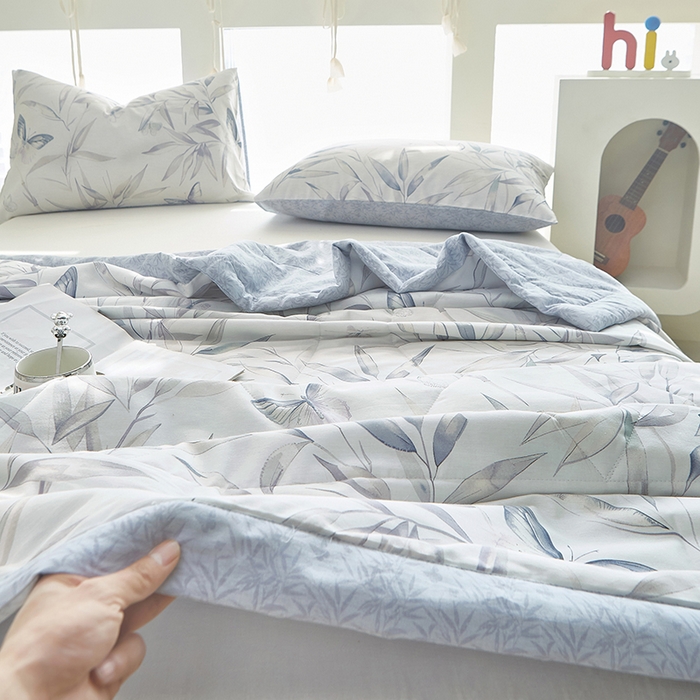 91家纺网 家纺一手货源 找家纺 黛妮雅 2026新款双面全棉羽丝夏被叶影幽梦