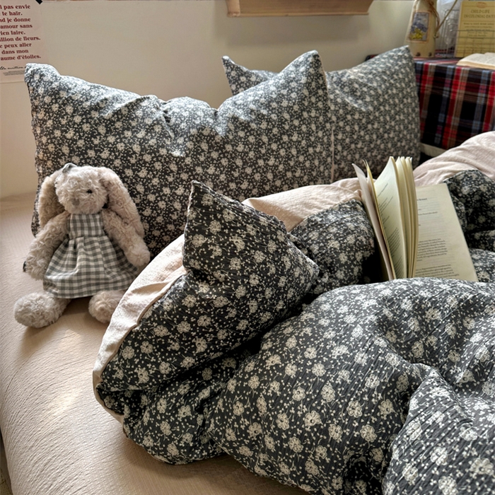 91家纺网 家纺一手货源 找家纺 （总）阿曼达 2026新款日韩系复古印花小碎花软糯贴肤慵懒伴眠超治愈的床单床笠款四件套