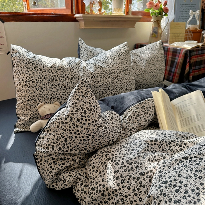 91家纺网 家纺一手货源 找家纺 （总）阿曼达 2026新款日韩系复古印花小碎花软糯贴肤慵懒伴眠超治愈的床单床笠款四件套