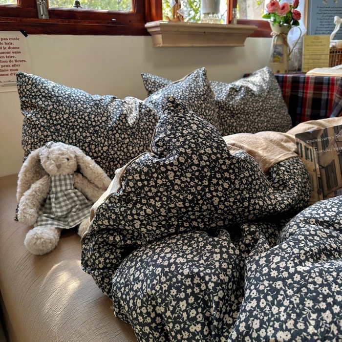 91家纺网 家纺一手货源 找家纺 （总）阿曼达 2026新款日韩系复古印花小碎花软糯贴肤慵懒伴眠超治愈的床单床笠款四件套