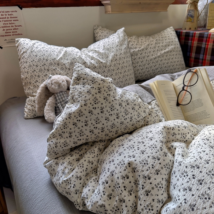 91家纺网 家纺一手货源 找家纺 （总）阿曼达 2026新款日韩系复古印花小碎花软糯贴肤慵懒伴眠超治愈的床单床笠款四件套