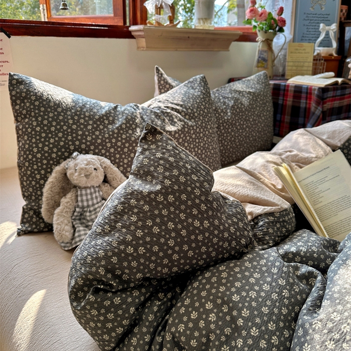 91家纺网 家纺一手货源 找家纺 （总）阿曼达 2026新款日韩系复古印花小碎花软糯贴肤慵懒伴眠超治愈的床单床笠款四件套