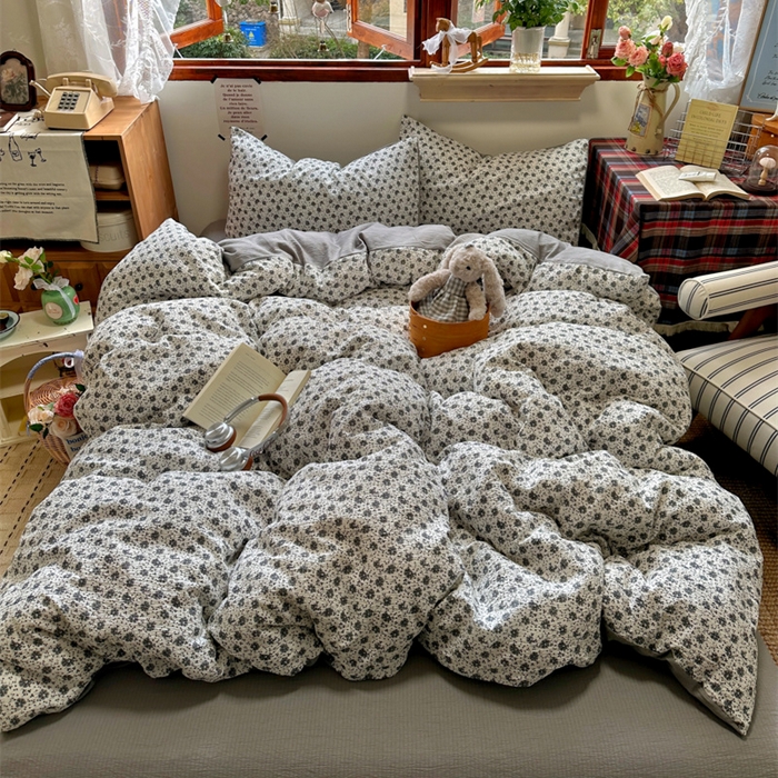 91家纺网 家纺一手货源 找家纺 阿曼达 2026新款日韩系复古印花小碎花软糯贴肤慵懒伴眠超治愈的床单床笠款四件套 小印-朝花辞.米灰