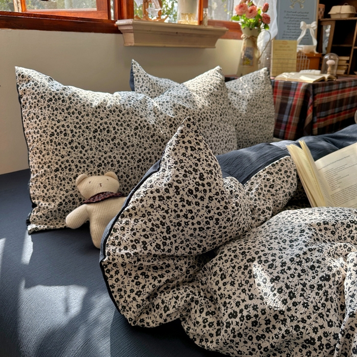 91家纺网 家纺一手货源 找家纺 阿曼达 2026新款日韩系复古印花小碎花软糯贴肤慵懒伴眠超治愈的床单床笠款四件套 小印-旧梦花.白蓝