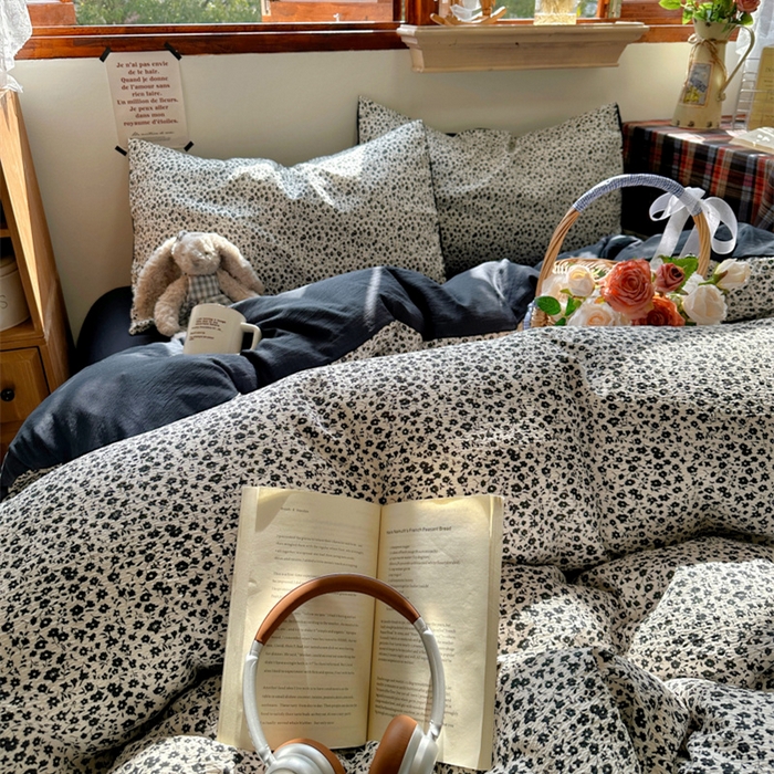 91家纺网 家纺一手货源 找家纺 阿曼达 2026新款日韩系复古印花小碎花软糯贴肤慵懒伴眠超治愈的床单床笠款四件套 小印-旧梦花.白蓝