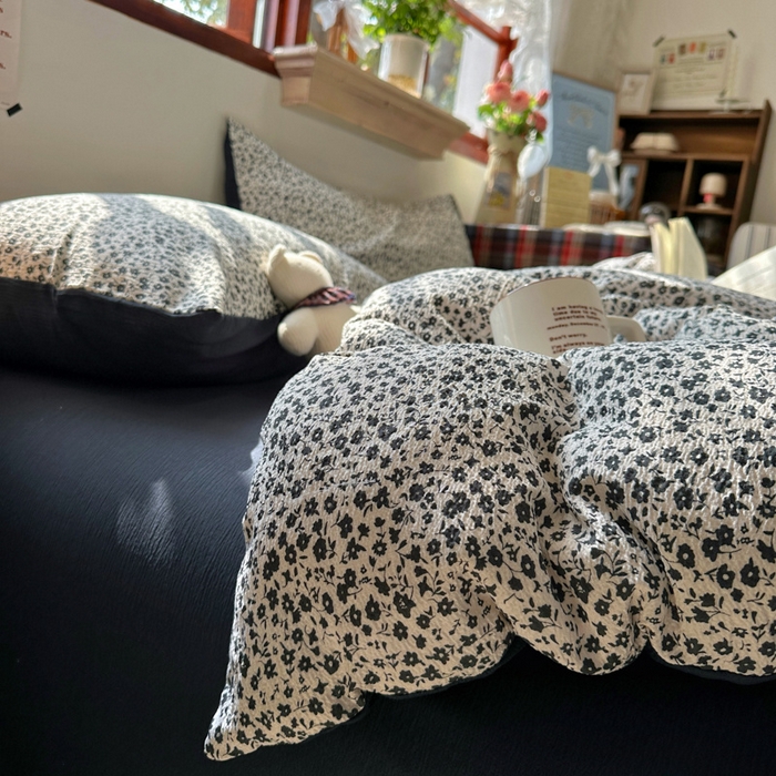 91家纺网 家纺一手货源 找家纺 阿曼达 2026新款日韩系复古印花小碎花软糯贴肤慵懒伴眠超治愈的床单床笠款四件套 小印-旧梦花.白蓝