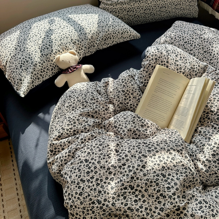 91家纺网 家纺一手货源 找家纺 阿曼达 2026新款日韩系复古印花小碎花软糯贴肤慵懒伴眠超治愈的床单床笠款四件套 小印-旧梦花.白蓝