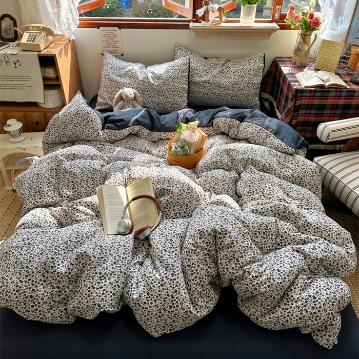 91家纺网 家纺一手货源 找家纺 阿曼达 2026新款日韩系复古印花小碎花软糯贴肤慵懒伴眠超治愈的床单床笠款四件套 小印-旧梦花.白蓝