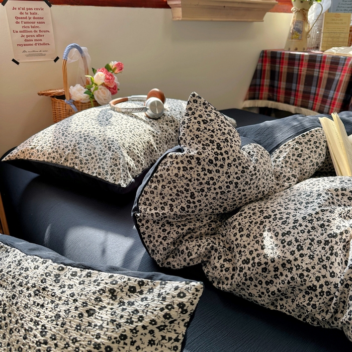 91家纺网 家纺一手货源 找家纺 阿曼达 2026新款日韩系复古印花小碎花软糯贴肤慵懒伴眠超治愈的床单床笠款四件套 小印-旧梦花.白蓝