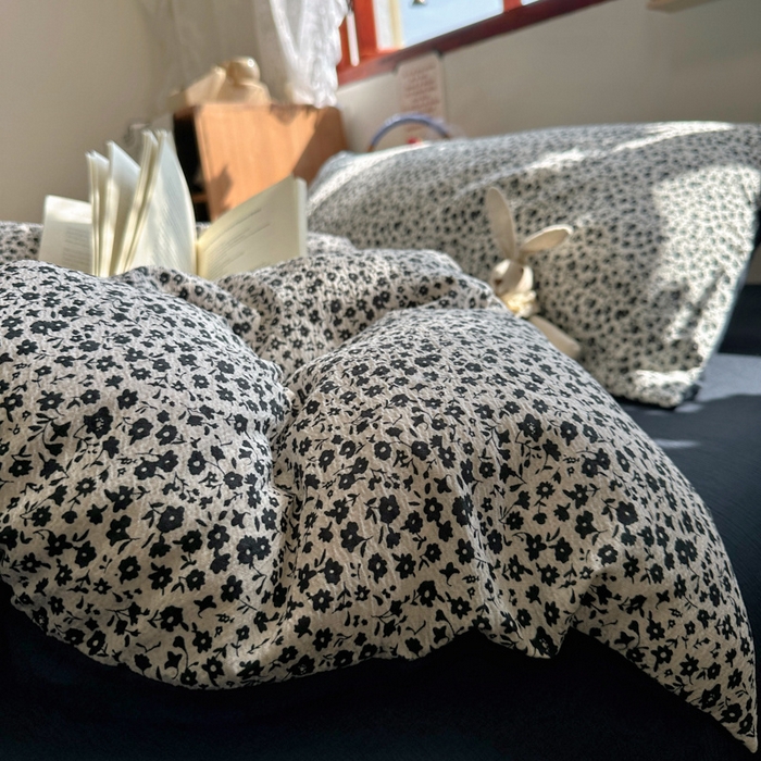 91家纺网 家纺一手货源 找家纺 阿曼达 2026新款日韩系复古印花小碎花软糯贴肤慵懒伴眠超治愈的床单床笠款四件套 小印-旧梦花.白蓝