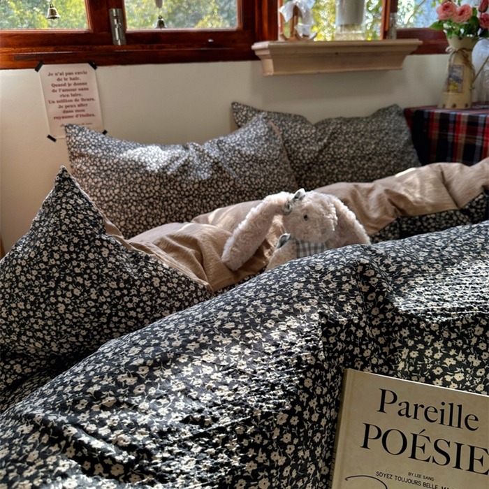 91家纺网 家纺一手货源 找家纺 阿曼达 2026新款日韩系复古印花小碎花软糯贴肤慵懒伴眠超治愈的床单床笠款四件套 小印-旧梦花.蓝