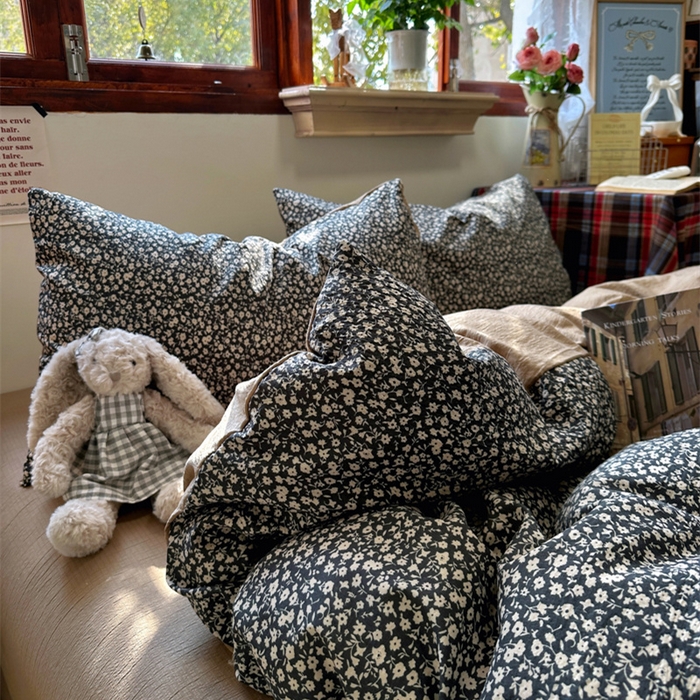 91家纺网 家纺一手货源 找家纺 阿曼达 2026新款日韩系复古印花小碎花软糯贴肤慵懒伴眠超治愈的床单床笠款四件套 小印-旧梦花.蓝