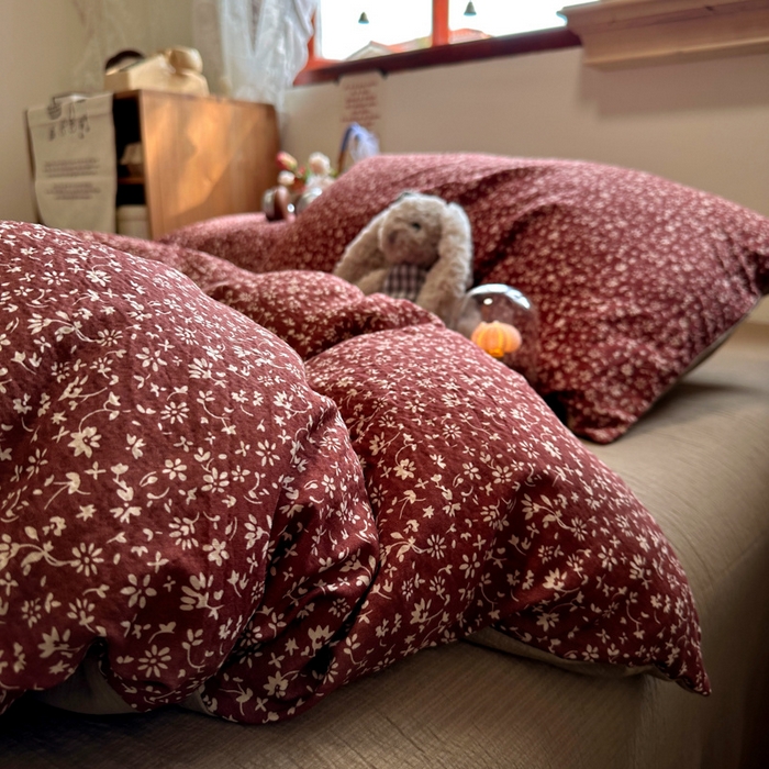 91家纺网 家纺一手货源 找家纺 阿曼达 2026新款日韩系复古印花小碎花软糯贴肤慵懒伴眠超治愈的床单床笠款四件套 小印-林间序.红