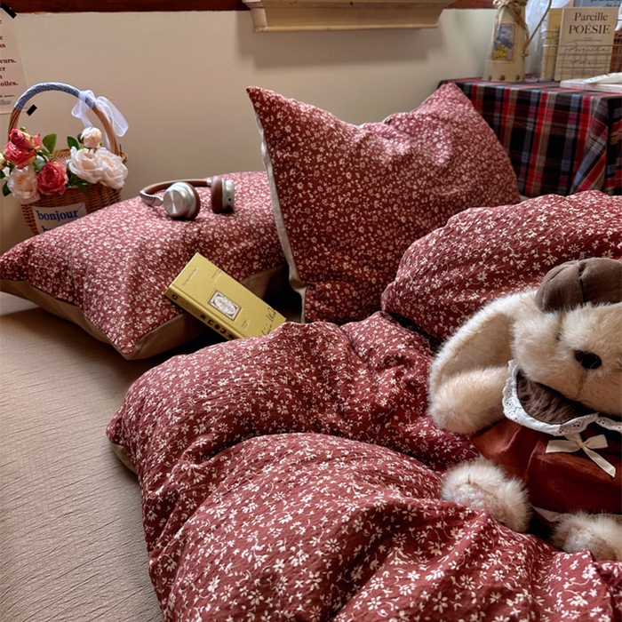 91家纺网 家纺一手货源 找家纺 阿曼达 2026新款日韩系复古印花小碎花软糯贴肤慵懒伴眠超治愈的床单床笠款四件套 小印-林间序.红