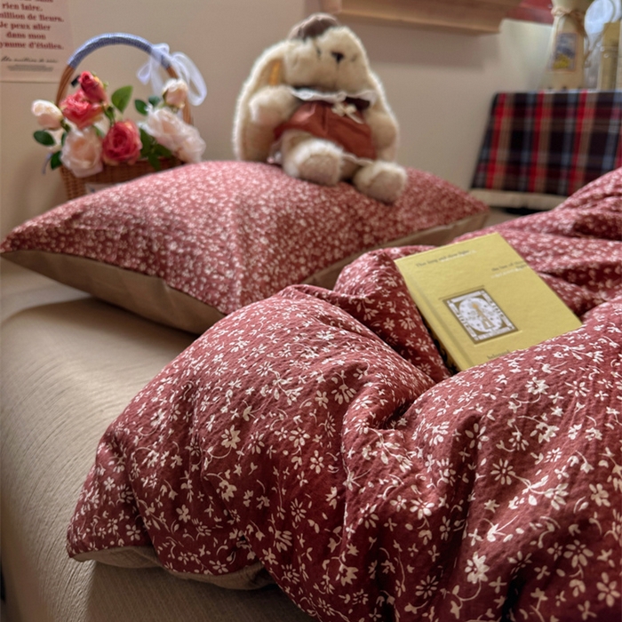 91家纺网 家纺一手货源 找家纺 阿曼达 2026新款日韩系复古印花小碎花软糯贴肤慵懒伴眠超治愈的床单床笠款四件套 小印-林间序.红