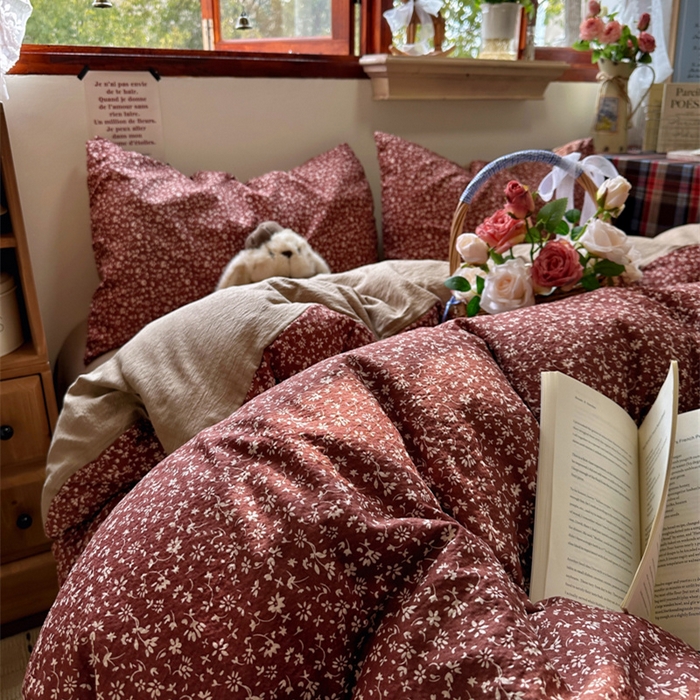 91家纺网 家纺一手货源 找家纺 阿曼达 2026新款日韩系复古印花小碎花软糯贴肤慵懒伴眠超治愈的床单床笠款四件套 小印-林间序.红