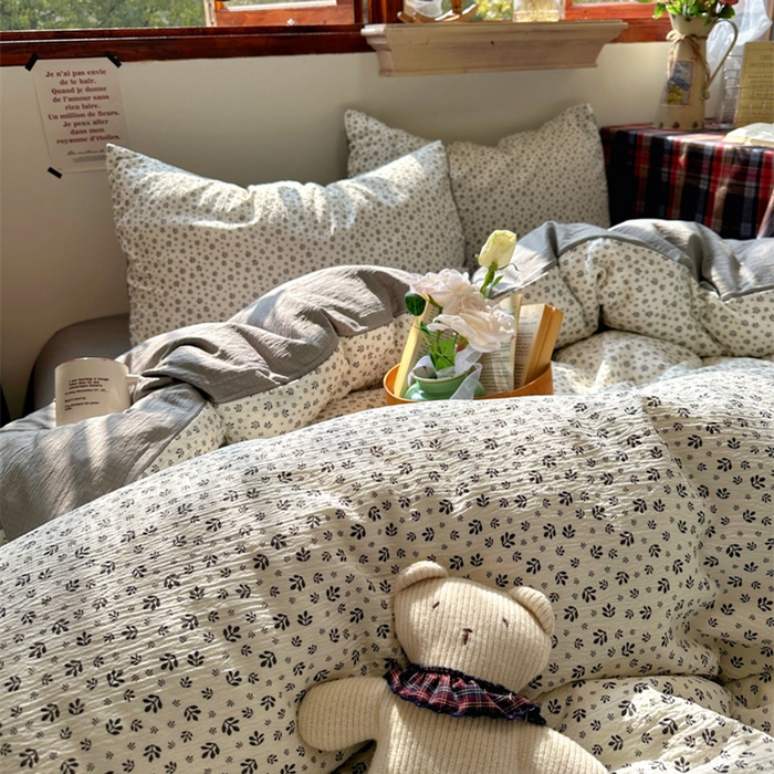 91家纺网 家纺一手货源 找家纺 阿曼达 2026新款日韩系复古印花小碎花软糯贴肤慵懒伴眠超治愈的床单床笠款四件套 小印-浅花.米灰