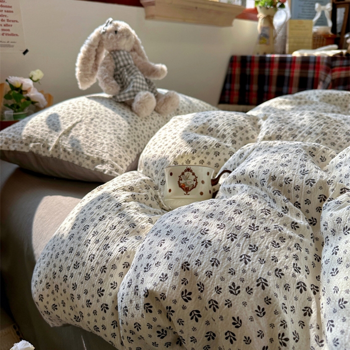 91家纺网 家纺一手货源 找家纺 阿曼达 2026新款日韩系复古印花小碎花软糯贴肤慵懒伴眠超治愈的床单床笠款四件套 小印-浅花.米灰