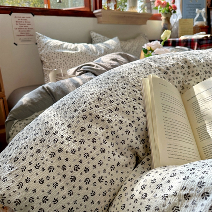 91家纺网 家纺一手货源 找家纺 阿曼达 2026新款日韩系复古印花小碎花软糯贴肤慵懒伴眠超治愈的床单床笠款四件套 小印-浅花.米灰