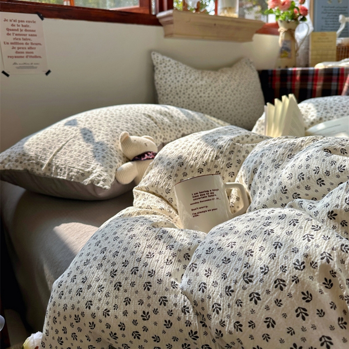 91家纺网 家纺一手货源 找家纺 阿曼达 2026新款日韩系复古印花小碎花软糯贴肤慵懒伴眠超治愈的床单床笠款四件套 小印-浅花.米灰