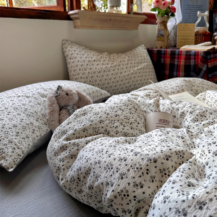 91家纺网 家纺一手货源 找家纺 阿曼达 2026新款日韩系复古印花小碎花软糯贴肤慵懒伴眠超治愈的床单床笠款四件套 小印-松月间.米