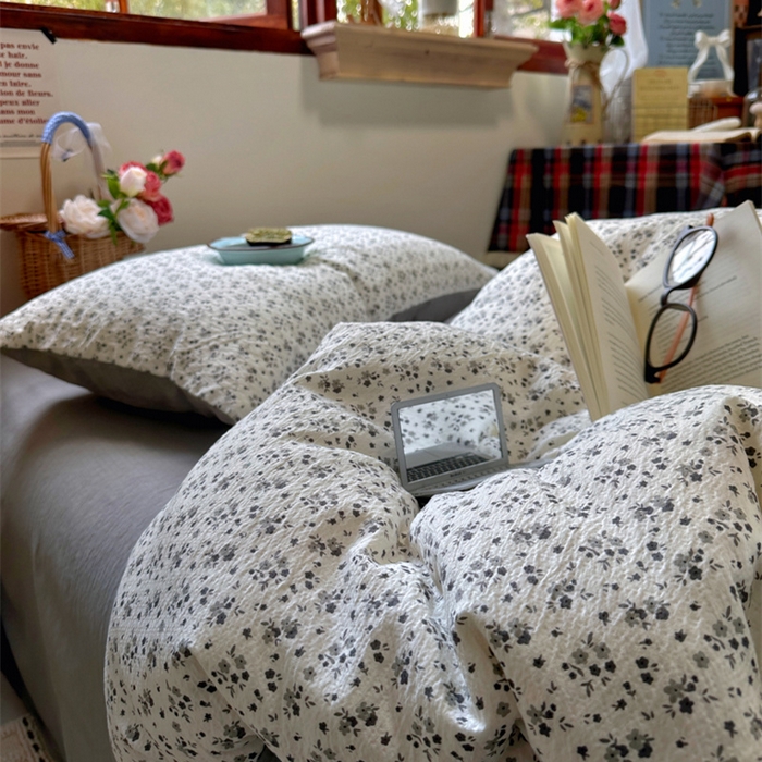 91家纺网 家纺一手货源 找家纺 阿曼达 2026新款日韩系复古印花小碎花软糯贴肤慵懒伴眠超治愈的床单床笠款四件套 小印-松月间.米