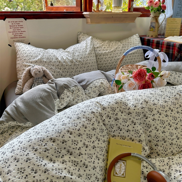 91家纺网 家纺一手货源 找家纺 阿曼达 2026新款日韩系复古印花小碎花软糯贴肤慵懒伴眠超治愈的床单床笠款四件套 小印-松月间.米