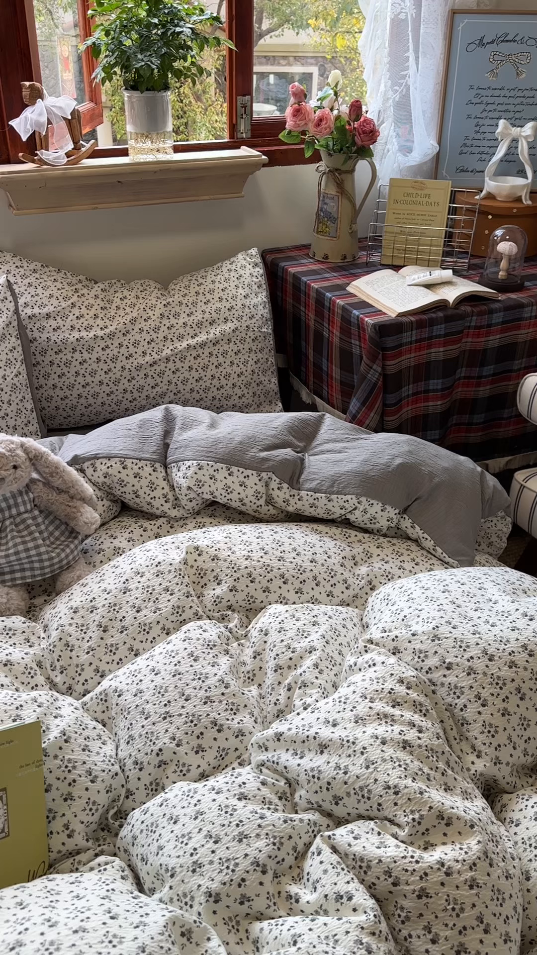 91家纺网 家纺一手货源 找家纺 阿曼达 2026新款日韩系复古印花小碎花软糯贴肤慵懒伴眠超治愈的床单床笠款四件套 小印-松月间.米