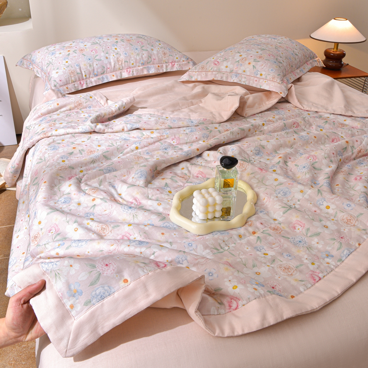 91家纺网 家纺一手货源 找家纺 金昱纺 2026新款A类全棉双层纱新疆棉花夏被四件套（带检测报告，包检测，有微信+买家秀） 观上月白-粉