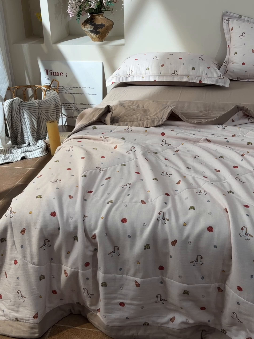 91家纺网 家纺一手货源 找家纺 金昱纺 2026新款A类全棉双层纱新疆棉花夏被四件套（带检测报告，包检测，有微信+买家秀） 南瓜马车-咖