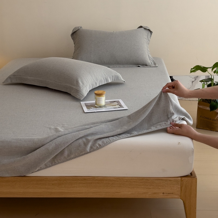 91家纺网 家纺一手货源 找家纺 席世家 2026新款棉麻人字纹床笠 黑灰色