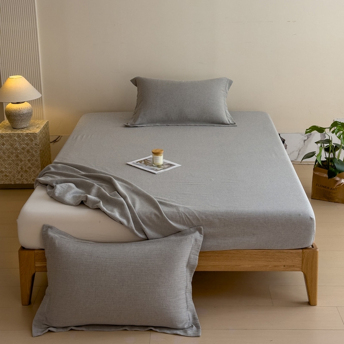 91家纺网 家纺一手货源 找家纺 席世家 2026新款棉麻人字纹床笠 黑灰色