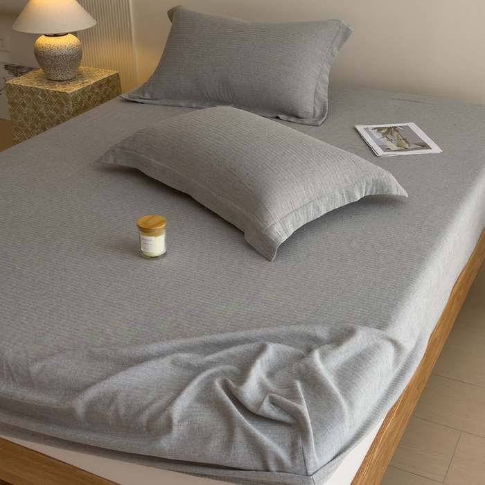 91家纺网 家纺一手货源 找家纺 席世家 2026新款棉麻人字纹床笠 黑灰色