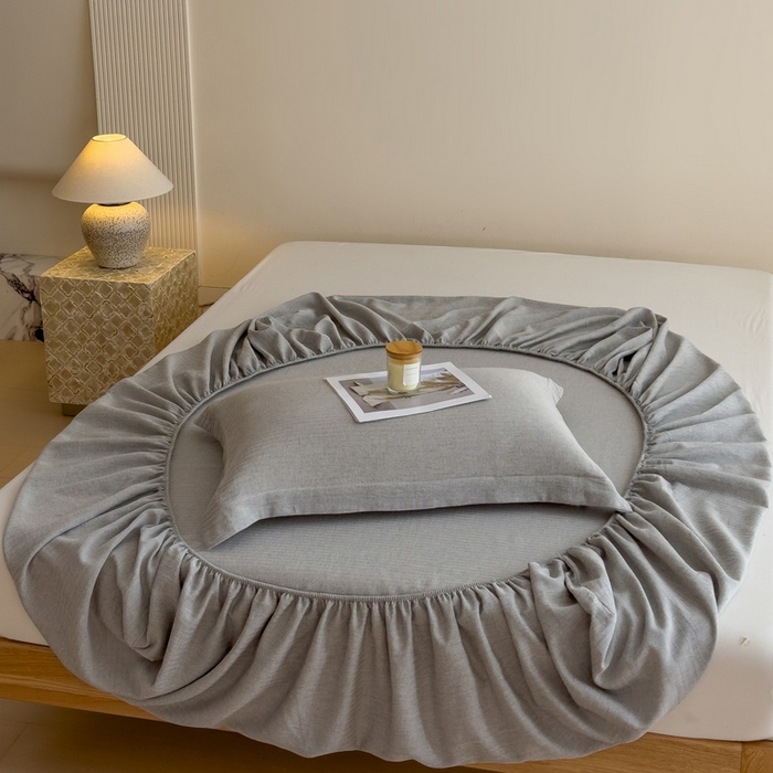 91家纺网 家纺一手货源 找家纺 席世家 2026新款棉麻人字纹床笠 黑灰色