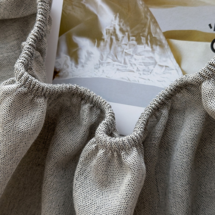 91家纺网 家纺一手货源 找家纺 席世家 2026新款棉麻人字纹床笠 黑灰色