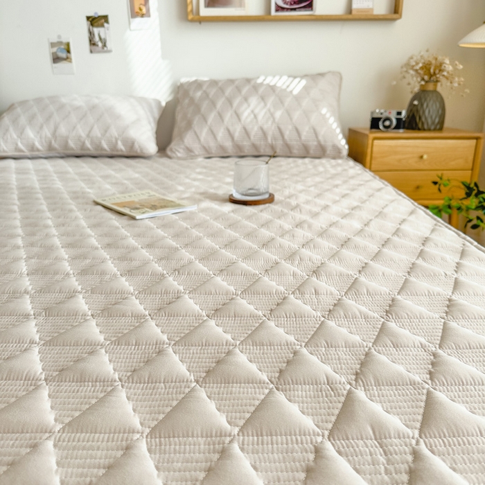 91家纺网 家纺一手货源 找家纺 席世家 2026新款全棉抗菌大豆防水床笠 菱格米咖