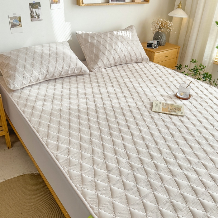 91家纺网 家纺一手货源 找家纺 席世家 2026新款全棉抗菌大豆防水床笠 菱格米咖