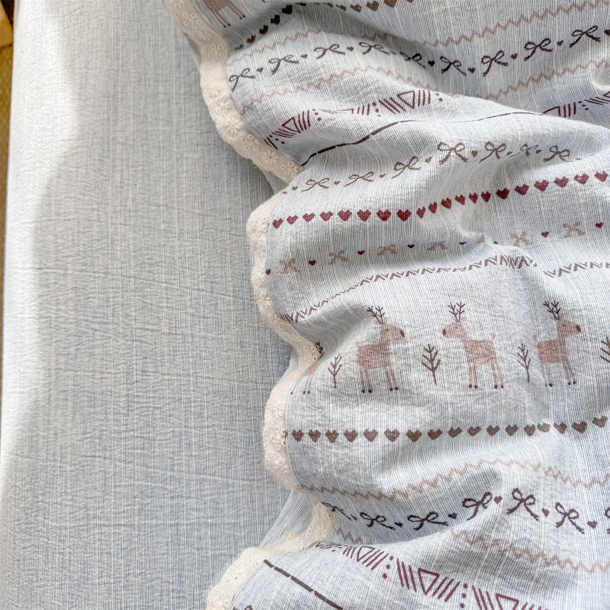 91家纺网 家纺一手货源 找家纺 优贝家纺 2026春夏新款韩系小花边高克重加厚色织提花韩版四件套 花间小鹿