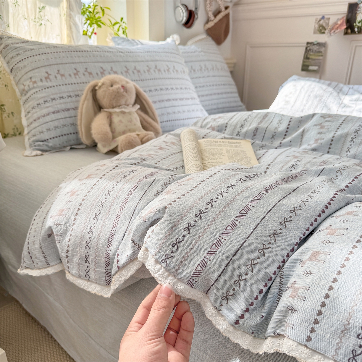 91家纺网 家纺一手货源 找家纺 优贝家纺 2026春夏新款韩系小花边高克重加厚色织提花韩版四件套 花间小鹿