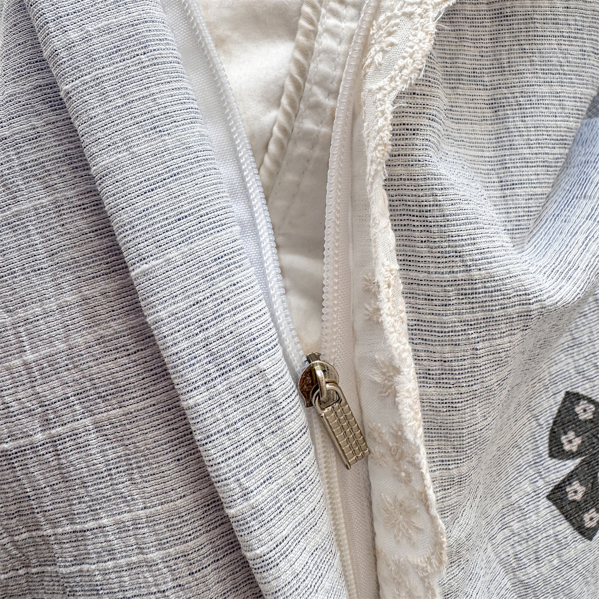 91家纺网 家纺一手货源 找家纺 优贝家纺 2026春夏新款韩系小花边高克重加厚色织提花韩版四件套 浪漫蝴蝶结