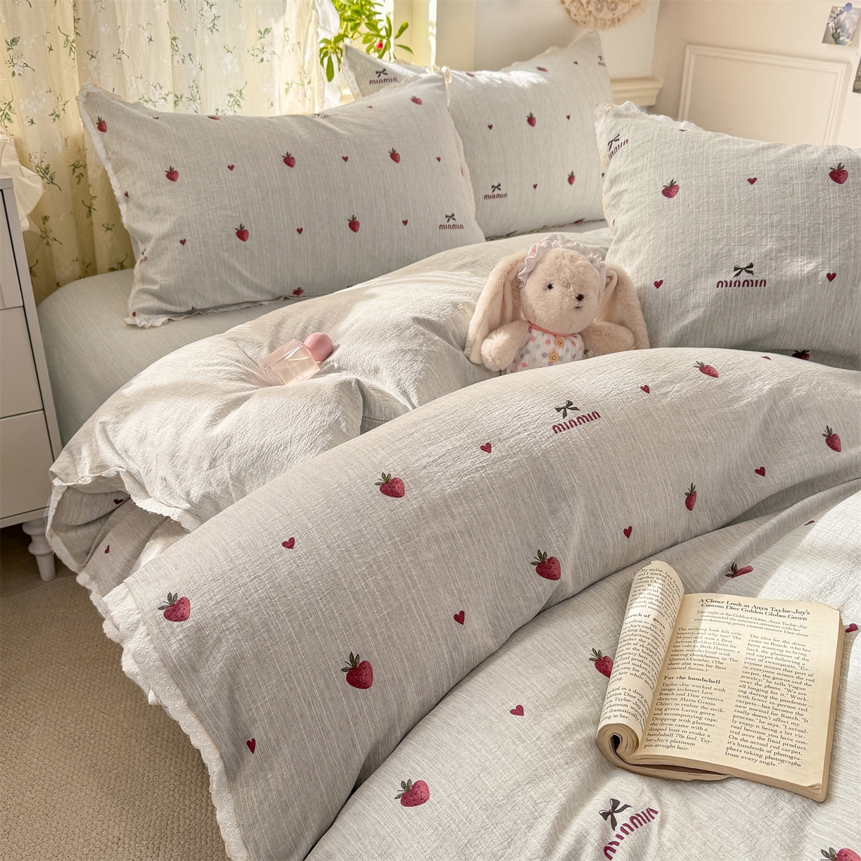 91家纺网 家纺一手货源 找家纺 优贝家纺 2026春夏新款韩系小花边高克重加厚色织提花韩版四件套 甜心草莓