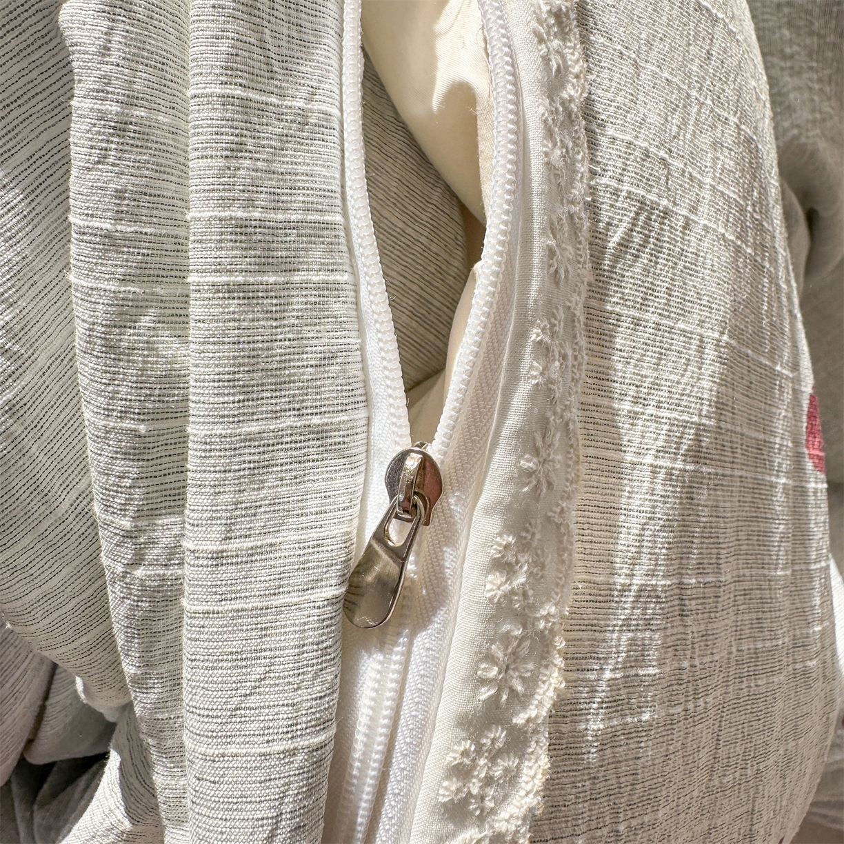 91家纺网 家纺一手货源 找家纺 优贝家纺 2026春夏新款韩系小花边高克重加厚色织提花韩版四件套 甜心草莓