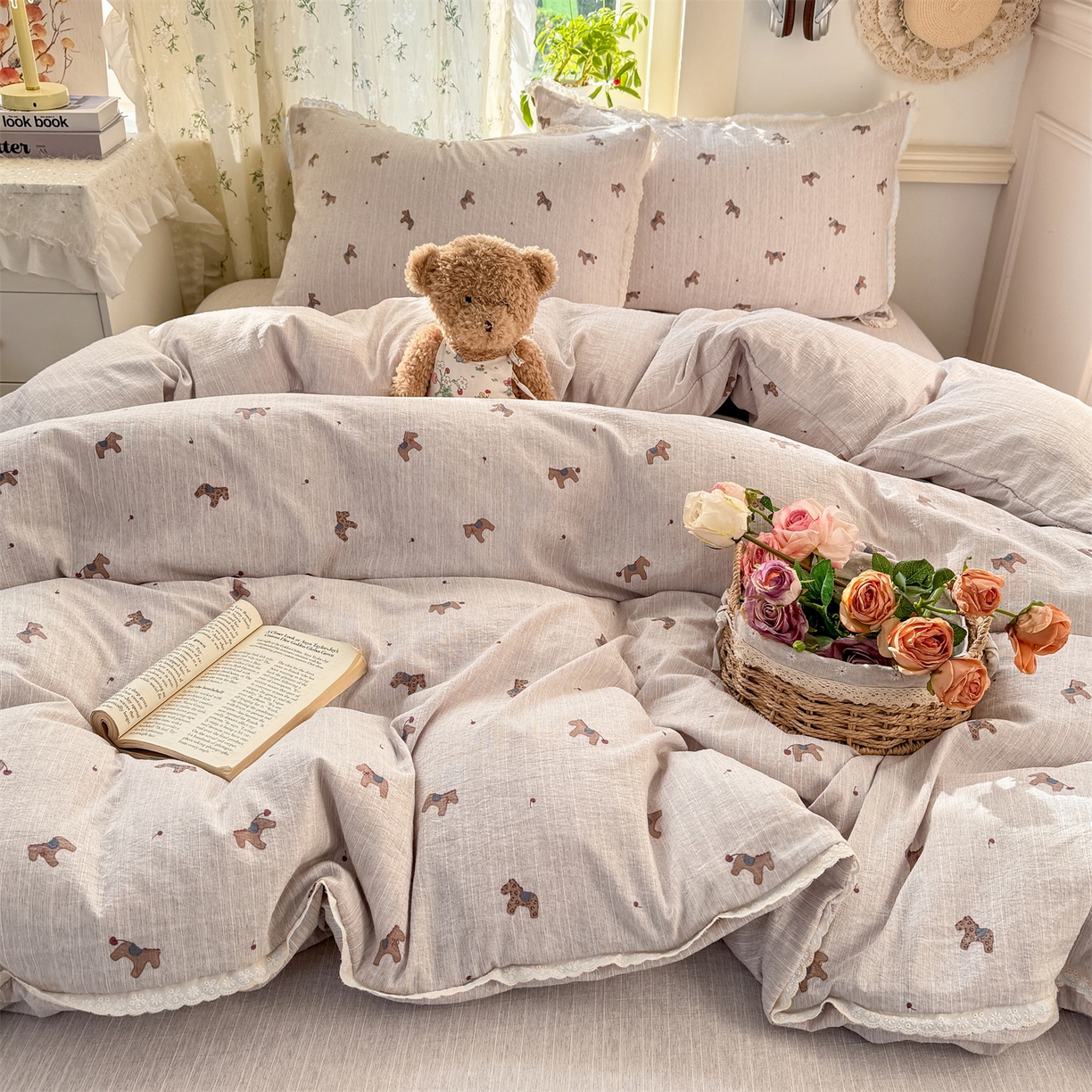 91家纺网 家纺一手货源 找家纺 优贝家纺 2026春夏新款韩系小花边高克重加厚色织提花韩版四件套 童趣小马