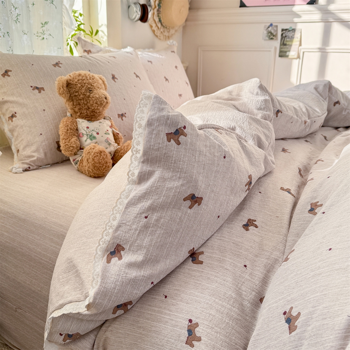 91家纺网 家纺一手货源 找家纺 优贝家纺 2026春夏新款韩系小花边高克重加厚色织提花韩版四件套 童趣小马