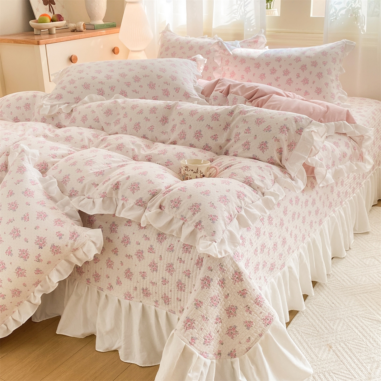 91家纺网 家纺一手货源 找家纺 优贝家纺 2026春夏新款韩系小清新水洗棉古法棉夹棉床盖四件套-风格一 桃粉花漾